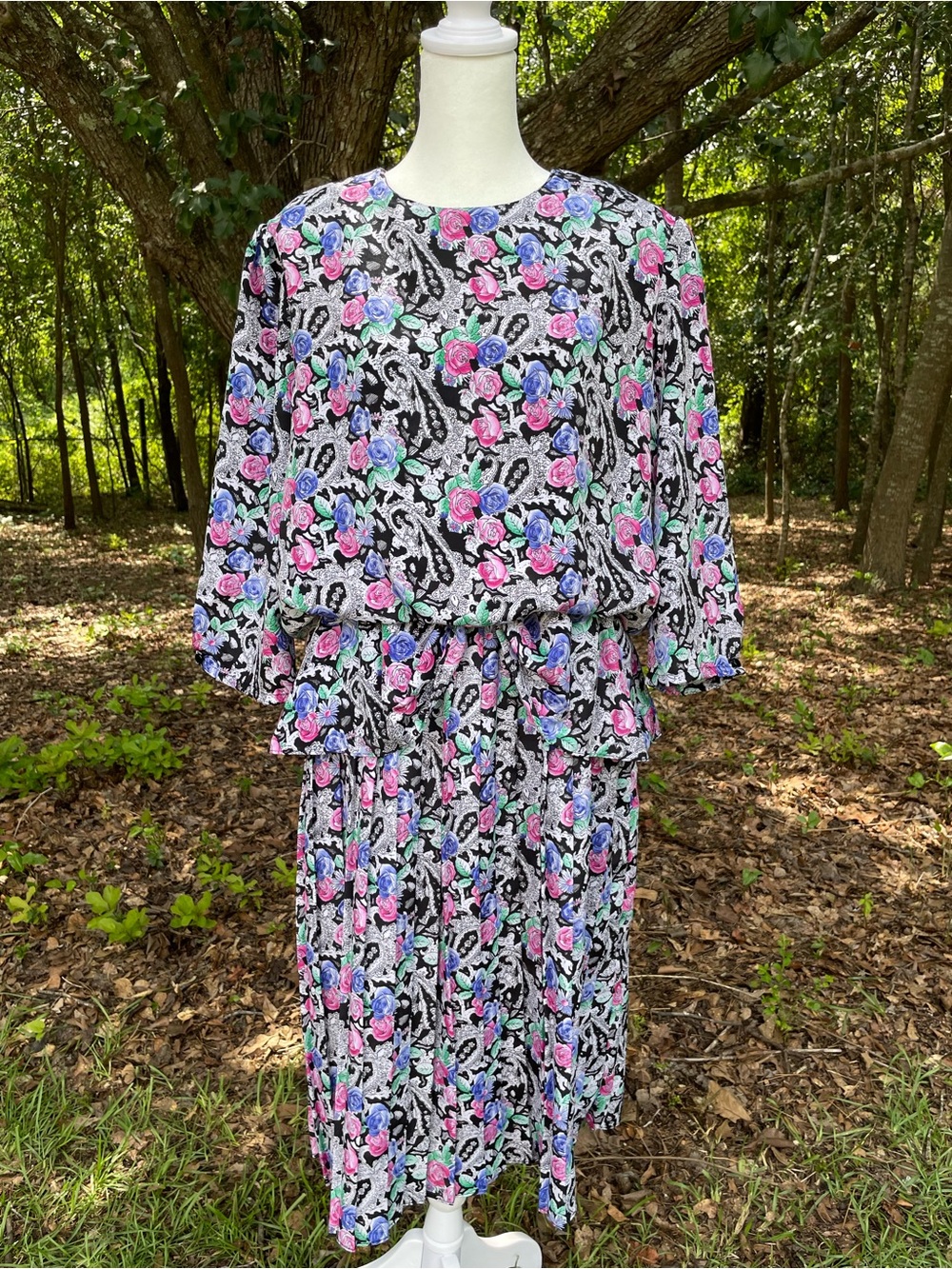vintage 1980s floral midi dress, 3/4 sleeves pleated, multicolored